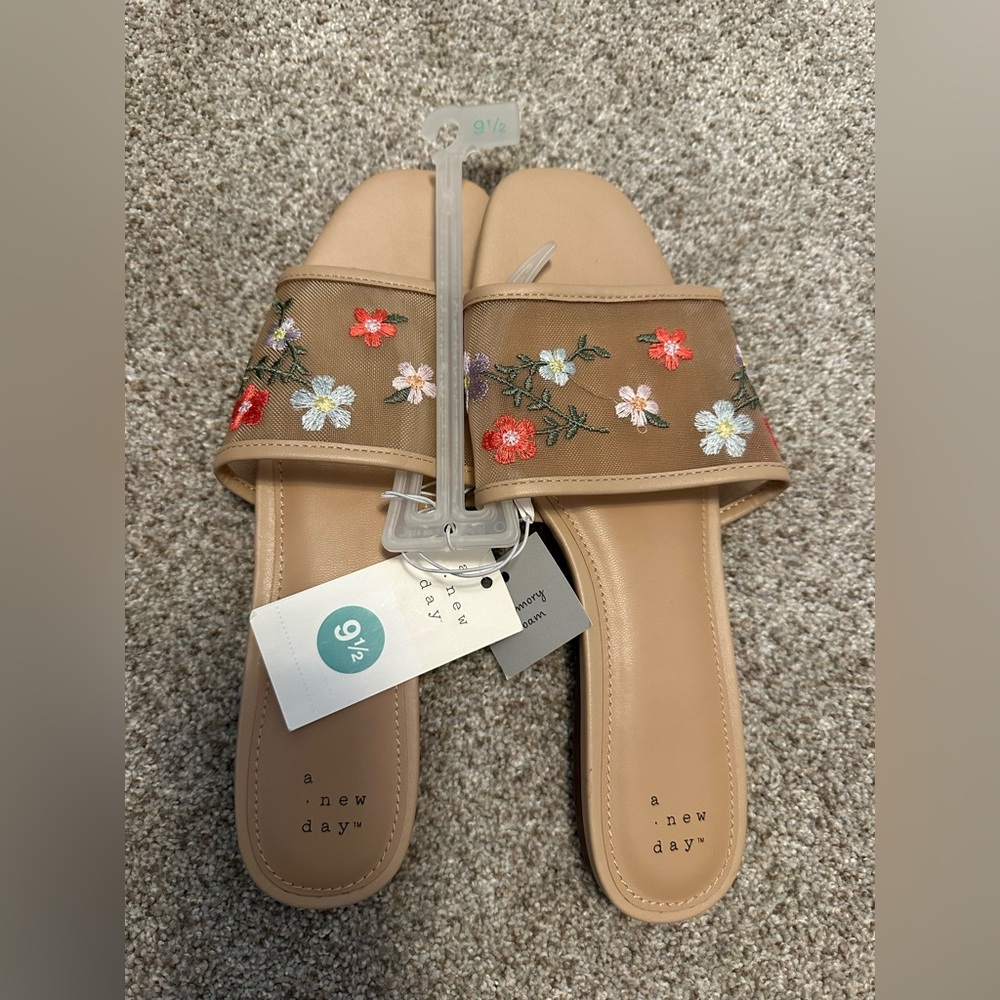 A‎ New Day Women's Embroidered Floral Sandals - Tan